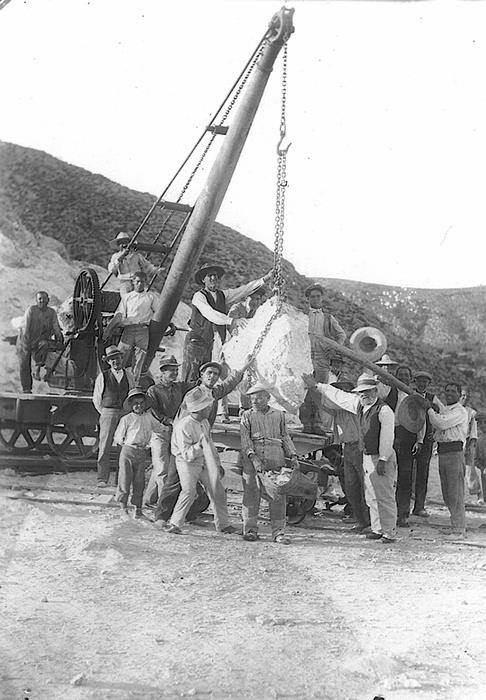 Construcción del espigón de Portet de Cullera.